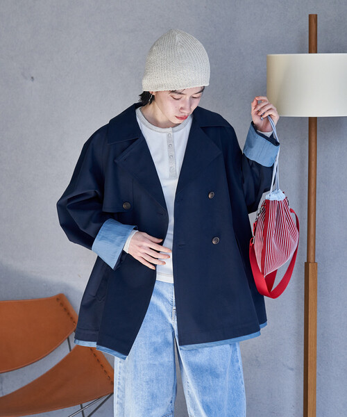 FREAK'S STORE（フリークスストア）の「配色 ショート トレンチコート/ミニ フレアコート/ハイネックショートコート/スプリングコート（トレンチコート・レディース・ネイビー/ベージュ/オフホワイト・ﾌﾘ-）」の7枚目の写真