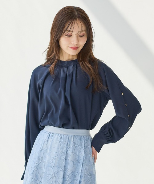 Andemiu（アンデミュウ）の「ソデボタンブラウス656546（シャツ/ブラウス・レディース・クリーム/オフホワイト/ネイビー・FREE）」の7枚目の写真