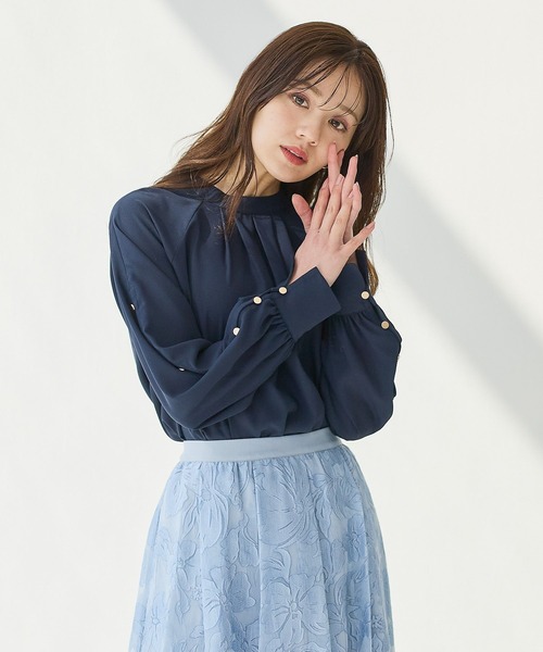 Andemiu（アンデミュウ）の「ソデボタンブラウス656546（シャツ/ブラウス・レディース・クリーム/オフホワイト/ネイビー・FREE）」の8枚目の写真