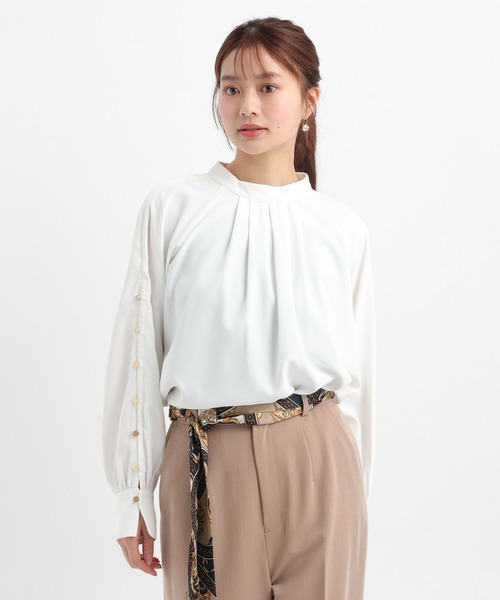 Andemiu（アンデミュウ）の「ソデボタンブラウス656546（シャツ/ブラウス・レディース・クリーム/オフホワイト/ネイビー・FREE）」の14枚目の写真