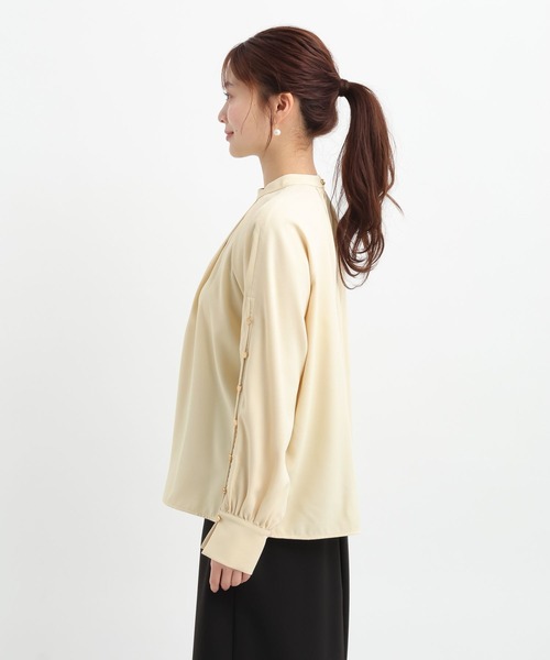 Andemiu（アンデミュウ）の「ソデボタンブラウス656546（シャツ/ブラウス・レディース・クリーム/オフホワイト/ネイビー・FREE）」の19枚目の写真