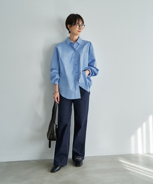 STYLE DELI(スタイルデリ)の「ハリ感ゆったりBASICシャツ(シャツ/ブラウス・レディース・ホワイト/ライトブルー・FREE)」の6枚目の写真