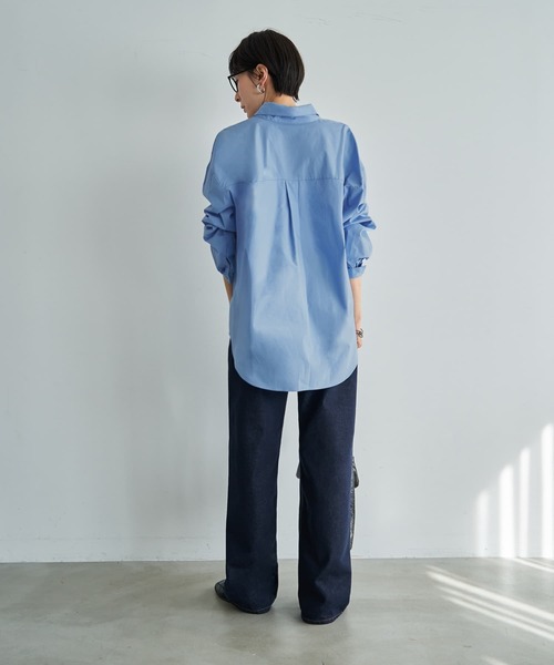 STYLE DELI(スタイルデリ)の「ハリ感ゆったりBASICシャツ(シャツ/ブラウス・レディース・ホワイト/ライトブルー・FREE)」の8枚目の写真