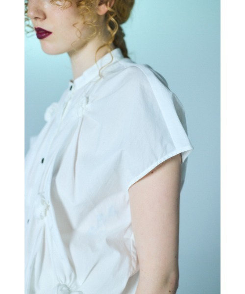 ENFOLD(エンフォルド)の「CIRCLE SHIRRING SHIRT(シャツ/ブラウス・レディース・ホワイト/ブラック・38)」の5枚目の写真