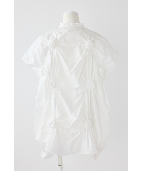 ENFOLD(エンフォルド)の「CIRCLE SHIRRING SHIRT(シャツ/ブラウス・レディース・ホワイト/ブラック・38)」の8枚目の写真