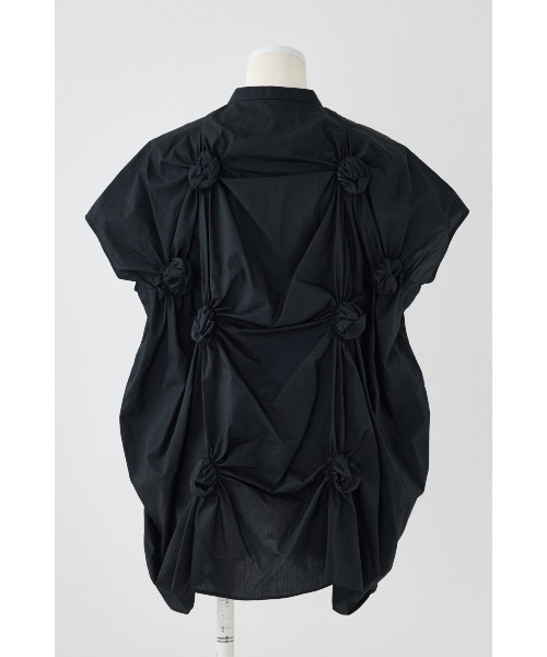 ENFOLD(エンフォルド)の「CIRCLE SHIRRING SHIRT(シャツ/ブラウス・レディース・ホワイト/ブラック・38)」の11枚目の写真