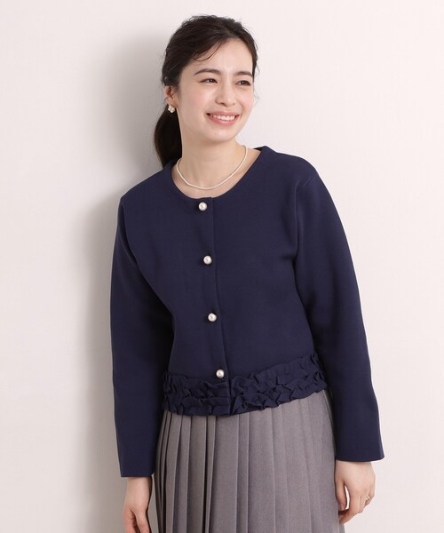 ITS'DEMO（イッツデモ）の「裾フリルニットカーディガン（カーディガン/ボレロ・レディース・ネイビー/アイボリー/ブラック・00）」の21枚目の写真