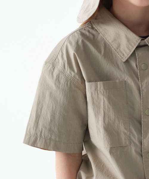 MUSINSA STANDARD KIDS（ムシンサスタンダードキッズ）の「[シティレジャー] CNツーポケット半袖シャツ [グレーシュベージュ]（シャツ/ブラウス・レディース・その他・110/130/140/150/160/120）」の5枚目の写真