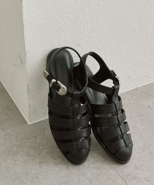 ear PAPILLONNER（イアパピヨネ）の「バックル付きグルカサンダル【SUM1 STYLE(スミスタイル)】（サンダル・レディース・ブラック/ブラウン・SMALL/MEDIUM/LARGE）」の5枚目の写真