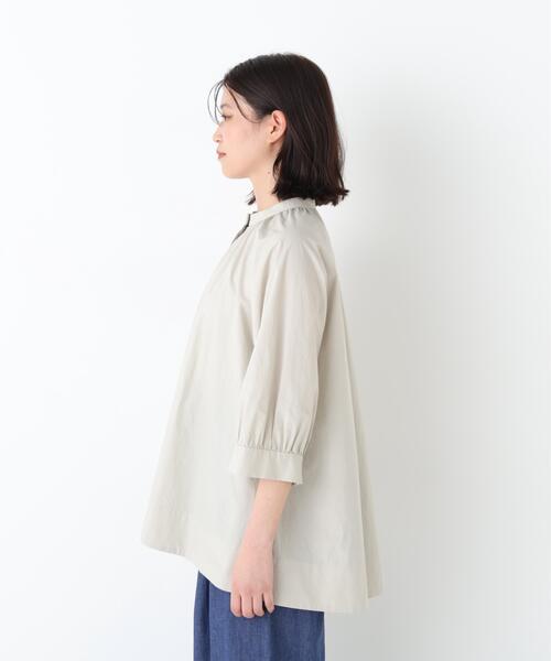 human woman(ヒューマンウーマン)の「◆【ウォッシャブル】フレアーチュニックブラウス(シャツ/ブラウス・レディース・ホワイト/ベージュ系その他2・MEDIUM)」の6枚目の写真