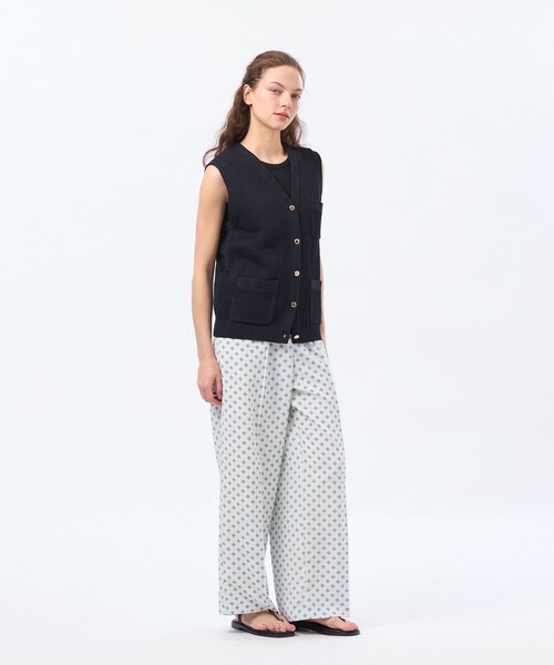 MACKINTOSH PHILOSOPHY（ﾏｯｷﾝﾄｯｼｭ ﾌｨﾛｿﾌｨｰ）の「【LEE4月号/蛯原友里さん着用】パッチポケットニットジレ（ベスト・レディース・ライトイエロー/オフホワイト/ダークネイビー・38）」の11枚目の写真