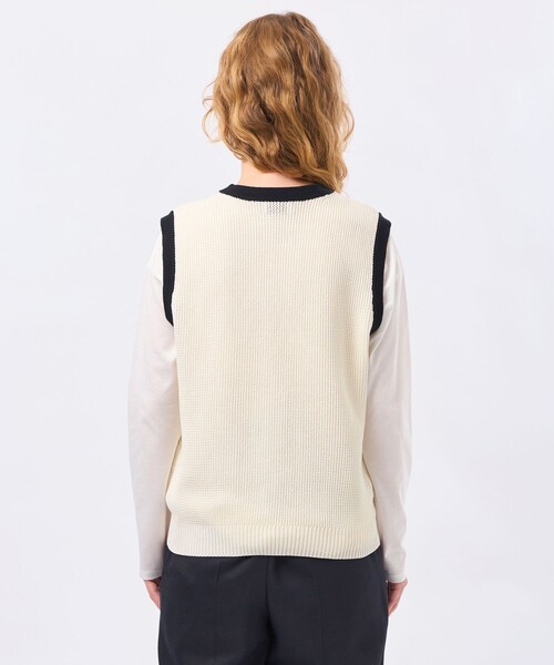 MACKINTOSH PHILOSOPHY（ﾏｯｷﾝﾄｯｼｭ ﾌｨﾛｿﾌｨｰ）の「【LEE4月号/蛯原友里さん着用】パッチポケットニットジレ（ベスト・レディース・ライトイエロー/オフホワイト/ダークネイビー・38）」の15枚目の写真