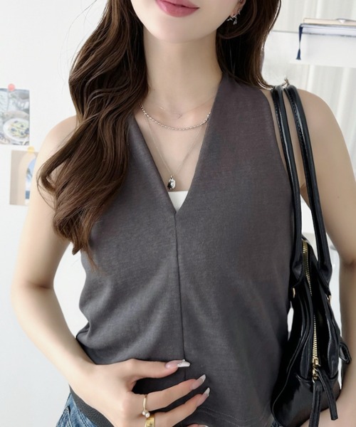 Ada.（エイダ）の「Vネック ベストレイヤード ドッキング 半袖 トップス（Tシャツ/カットソー・レディース・アイボリー/ブラック/チャコール・FREE）」の12枚目の写真
