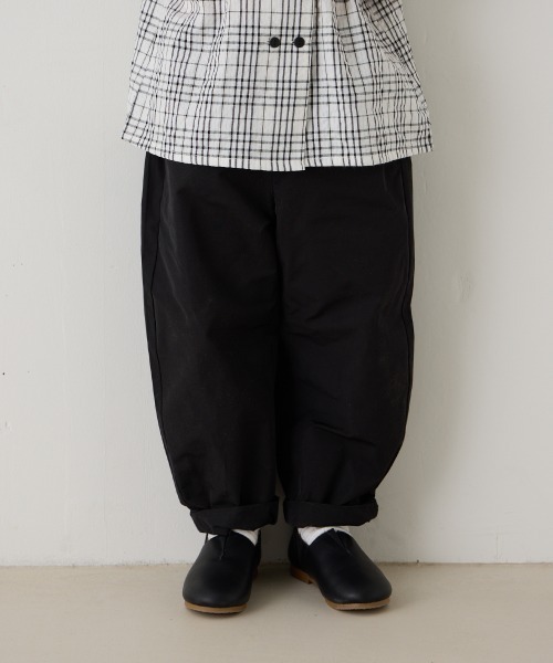 riziere(リジェール)の「撥水カーブシルエットパンツ(その他パンツ・キッズ・ベージュ/ブラック・120/110/100/90/140/130/150)」の1枚目の写真