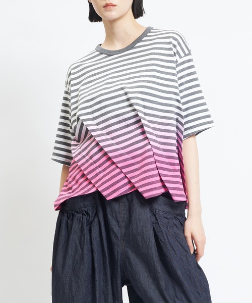 gomme(ゴム)の「グラデーションタックT(Tシャツ/カットソー・レディース・チャコールグレー/ブルー/ブラック・MEDIUM)」の1枚目の写真