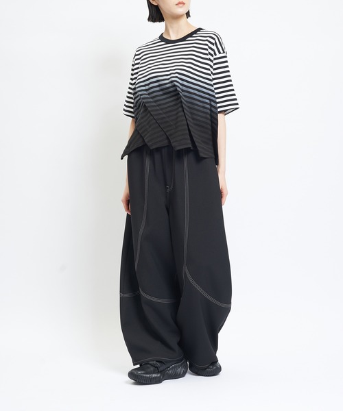 gomme(ゴム)の「グラデーションタックT(Tシャツ/カットソー・レディース・チャコールグレー/ブルー/ブラック・MEDIUM)」の5枚目の写真