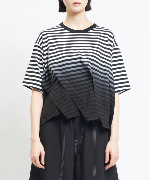 gomme(ゴム)の「グラデーションタックT(Tシャツ/カットソー・レディース・チャコールグレー/ブルー/ブラック・MEDIUM)」の13枚目の写真