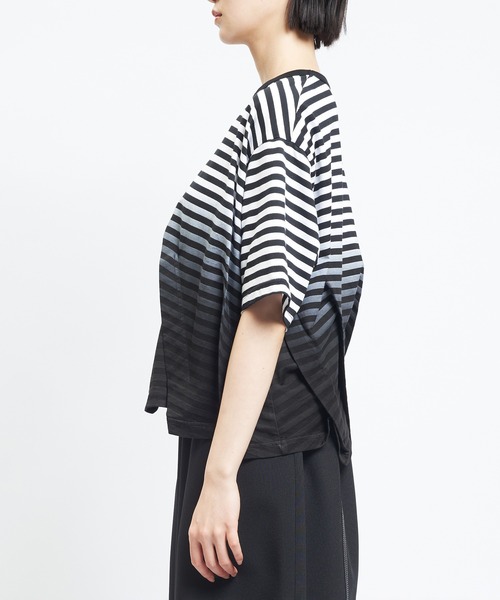 gomme(ゴム)の「グラデーションタックT(Tシャツ/カットソー・レディース・チャコールグレー/ブルー/ブラック・MEDIUM)」の14枚目の写真