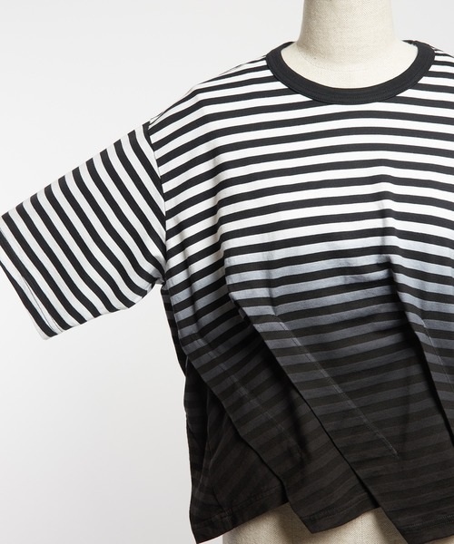 gomme(ゴム)の「グラデーションタックT(Tシャツ/カットソー・レディース・チャコールグレー/ブルー/ブラック・MEDIUM)」の21枚目の写真