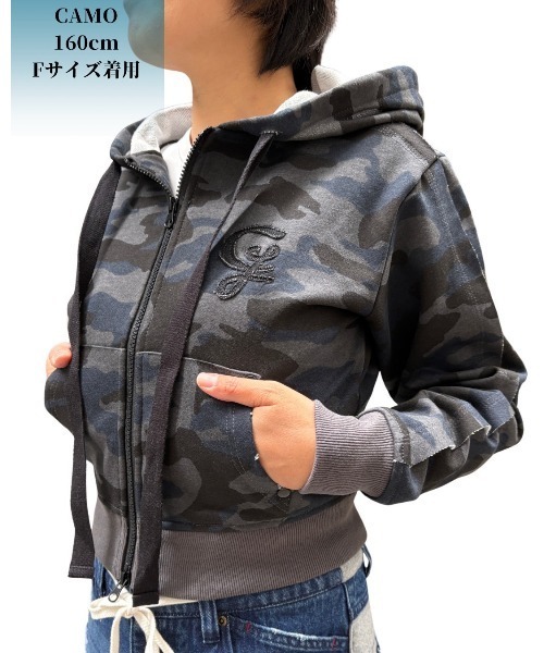 COOK JEANS(クックジーンズ)の「カットオフスウェットジップパーカー(パーカー・レディース・ウッドランド/ホワイト/ブラック・FREE)」の7枚目の写真
