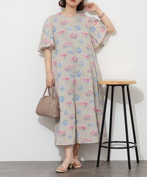 KILKI（キルキー）の「kilki　ヤドカリプリントワンピース（ワンピース・レディース・グレイッシュベージュ/ネイビー系・ONESIZE）」の3枚目の写真