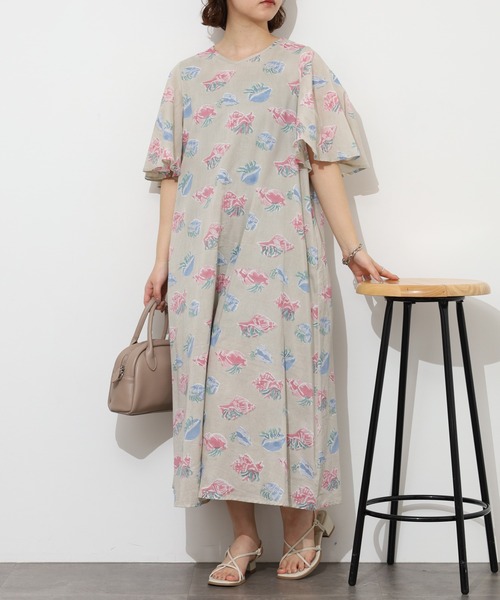 KILKI（キルキー）の「kilki　ヤドカリプリントワンピース（ワンピース・レディース・グレイッシュベージュ/ネイビー系・ONESIZE）」の4枚目の写真