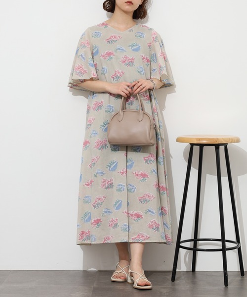 KILKI（キルキー）の「kilki　ヤドカリプリントワンピース（ワンピース・レディース・グレイッシュベージュ/ネイビー系・ONESIZE）」の6枚目の写真