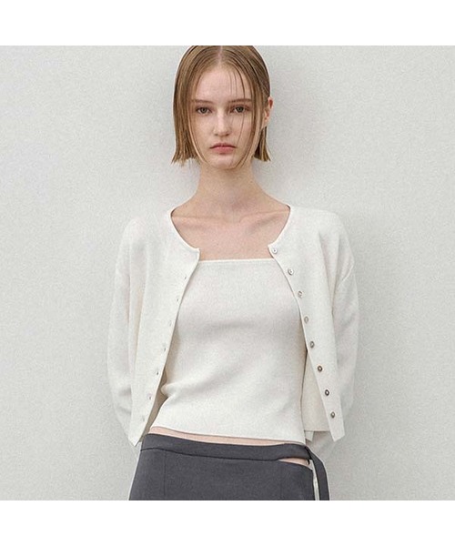 ATELIER NAIN(アトリエナイン)の「ESSENTIAL HEDETTA CAMISOLE KNIT(T-7008)(ニット/セーター・レディース・ライトブルー/グレイッシュベージュ/ホワイト/ブラック・FREE)」の2枚目の写真
