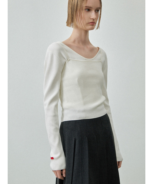 ATELIER NAIN(アトリエナイン)の「ESSENTIAL HEDETTA CAMISOLE KNIT(T-7008)(ニット/セーター・レディース・ライトブルー/グレイッシュベージュ/ホワイト/ブラック・FREE)」の6枚目の写真