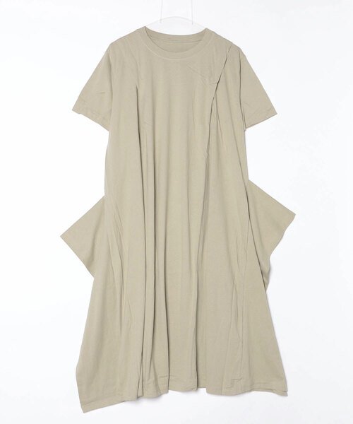 FUNALIVE（ファンアライブ）の「ショルダータックフレアワンピース半袖（ワンピース・レディース・グレイッシュベージュ/モカ/ブラック・M～Ｌ）」の3枚目の写真