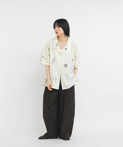 KBF（ケイビーエフ）の「TATTOOオーバーシャツ（シャツ/ブラウス・レディース・チャコールグレー/アイボリー/ブラウン・ONE）」の6枚目の写真