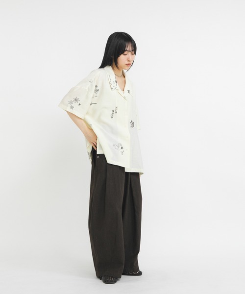 KBF（ケイビーエフ）の「TATTOOオーバーシャツ（シャツ/ブラウス・レディース・チャコールグレー/アイボリー/ブラウン・ONE）」の7枚目の写真