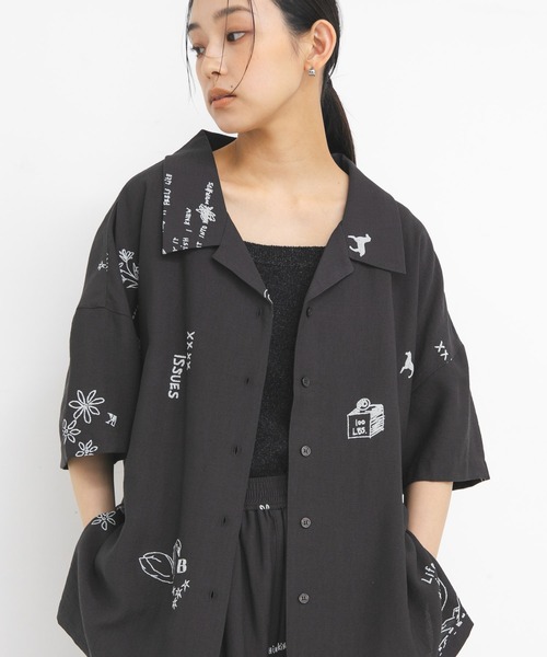 KBF（ケイビーエフ）の「TATTOOオーバーシャツ（シャツ/ブラウス・レディース・チャコールグレー/アイボリー/ブラウン・ONE）」の9枚目の写真