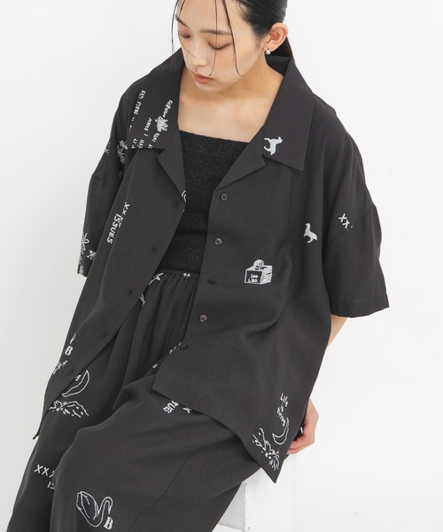 KBF（ケイビーエフ）の「TATTOOオーバーシャツ（シャツ/ブラウス・レディース・チャコールグレー/アイボリー/ブラウン・ONE）」の14枚目の写真