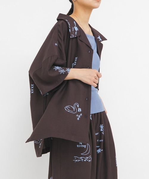 KBF（ケイビーエフ）の「TATTOOオーバーシャツ（シャツ/ブラウス・レディース・チャコールグレー/アイボリー/ブラウン・ONE）」の18枚目の写真