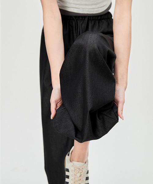 by LEGNA(バイレグナ)の「デニム見えワイドパンツ(その他パンツ・レディース・ブラック/インディゴブルー・LARGE/MEDIUM/SMALL)」の7枚目の写真