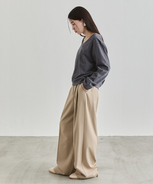 NUJOH(ヌゾ)の「Loose V-Neck Stripe Top / ルーズVネックボーダートップス(Tシャツ/カットソー・レディース・ナチュラル/チャコールグレー・FREE)」の17枚目の写真