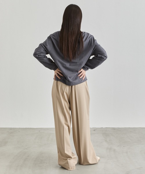 NUJOH(ヌゾ)の「Loose V-Neck Stripe Top / ルーズVネックボーダートップス(Tシャツ/カットソー・レディース・ナチュラル/チャコールグレー・FREE)」の18枚目の写真