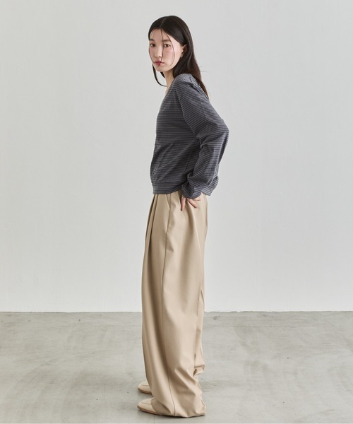 NUJOH(ヌゾ)の「Loose V-Neck Stripe Top / ルーズVネックボーダートップス(Tシャツ/カットソー・レディース・ナチュラル/チャコールグレー・FREE)」の16枚目の写真
