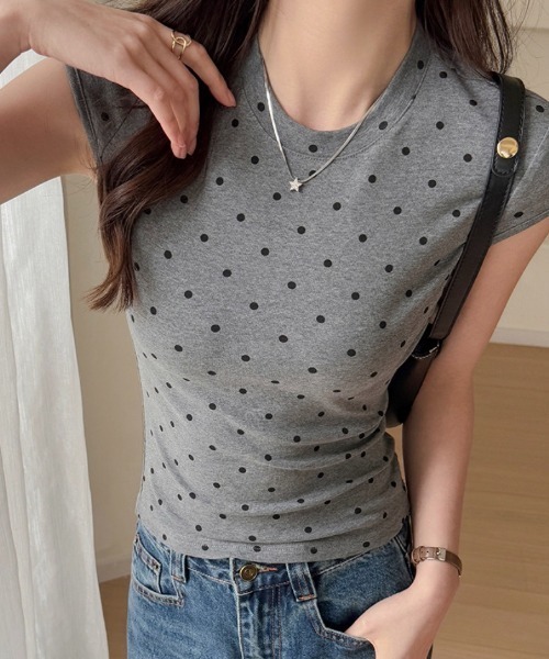 Teem Store（チームストア）の「フレンチスリーブドット柄クルーネックTシャツ（Tシャツ/カットソー・レディース・ホワイト/グレー/ブラック・M/S）」の3枚目の写真