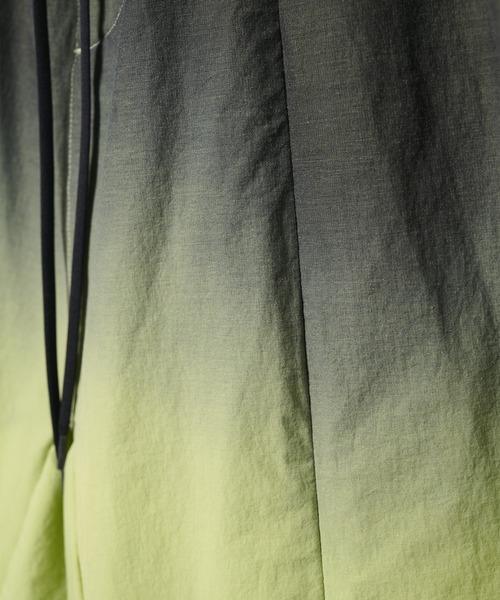 POLIQUANT(ポリクアント)の「【POLIQUANT/ポリクアント】THE BREATHABLE GRADIENT GARMENT DYEING S/L PANTS(その他パンツ・メンズ・ライム/ブラック・1/2)」の15枚目の写真