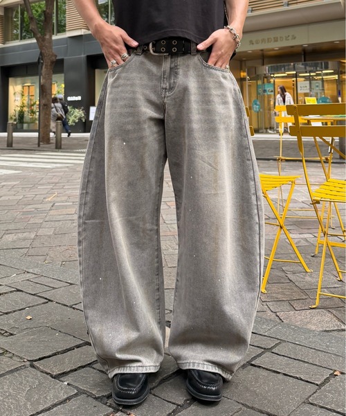 ADAMASTE(アダマスト)の「Paint Wide Barrel Denim - ペイントワイドカーブデニム(デニムパンツ・メンズ・グレー/ブラック・SMALL/MEDIUM/LARGE)」の2枚目の写真