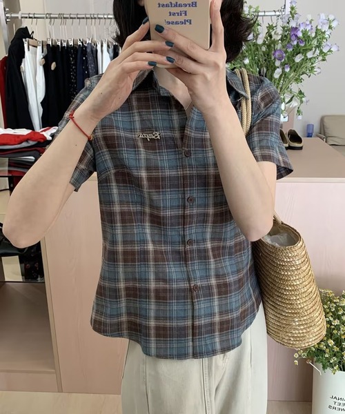 AsheKsha(アシクシャ)の「チェック柄半袖シャツ(シャツ/ブラウス・レディース・ブルー・M)」の2枚目の写真