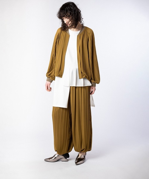 OSMOSIS(オズモーシス)の「ランダムプリーツハーレムパンツ(その他パンツ・レディース・ライトグレー/イエロー系その他/ブラック・ONE SIZE)」の22枚目の写真