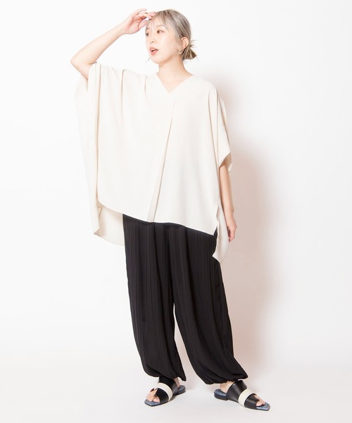 OSMOSIS(オズモーシス)の「ランダムプリーツハーレムパンツ(その他パンツ・レディース・ライトグレー/イエロー系その他/ブラック・ONE SIZE)」の11枚目の写真