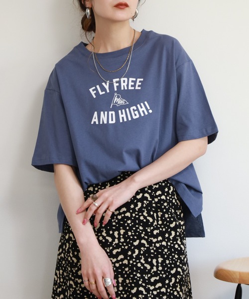 FUNALIVE(ファンアライブ)の「コットンワイドクルーネックプリントTシャツB半袖(Tシャツ/カットソー・レディース・アイボリー/ライトベージュ/ブラック/モカ/ブルー・M-L)」の1枚目の写真