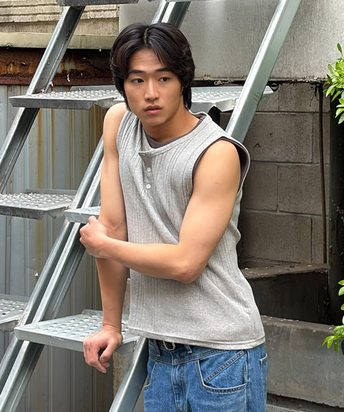 JUAN HOMME(ジュアンオム)の「リファインドヘンリーネックスリーブレス(メランジグレー)(Tシャツ/カットソー・メンズ・その他・MEDIUM/LARGE)」の9枚目の写真