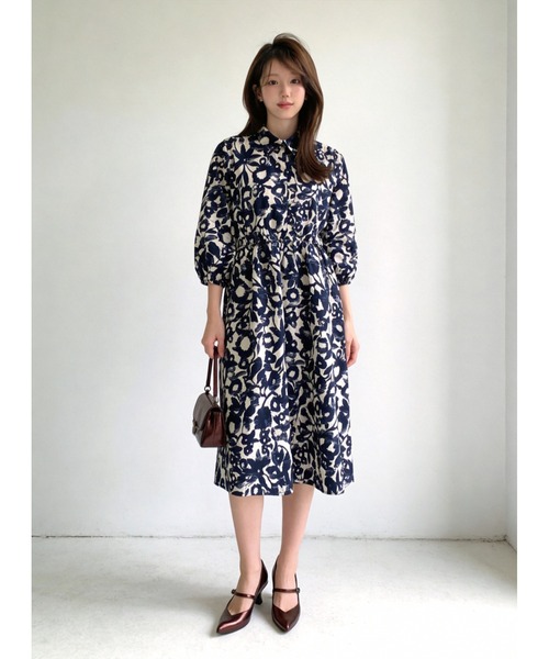 Sew loop(ソーループ)の「綿100%フラワープリントワンピース(シャツワンピース・レディース・ネイビー・M)」の11枚目の写真