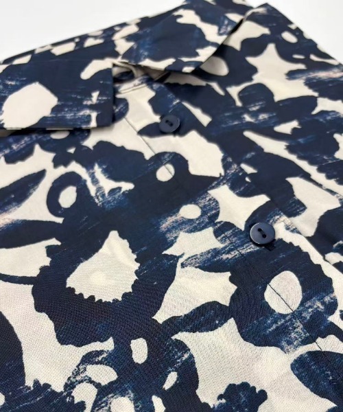 Sew loop(ソーループ)の「綿100%フラワープリントワンピース(シャツワンピース・レディース・ネイビー・M)」の7枚目の写真