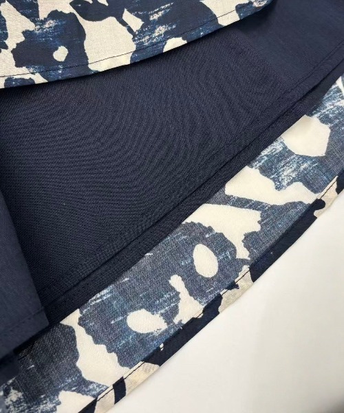 Sew loop(ソーループ)の「綿100%フラワープリントワンピース(シャツワンピース・レディース・ネイビー・M)」の4枚目の写真